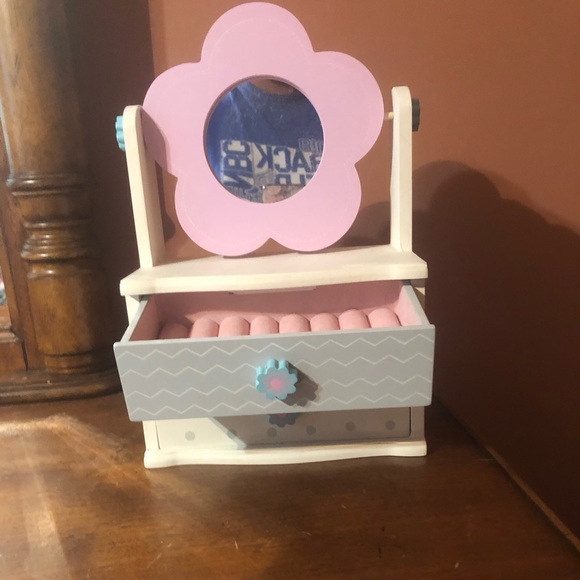 Kids jewelry organizer - Picture 2 of 5